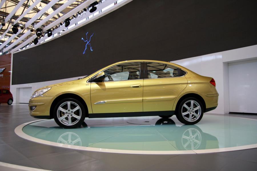  Chery A3 2010 года  (фото 19 из 21)